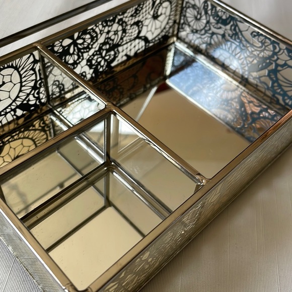 Tahari Home silver lace filigree glass mirror box for jewelry display keepsake - Picture 4 of 12